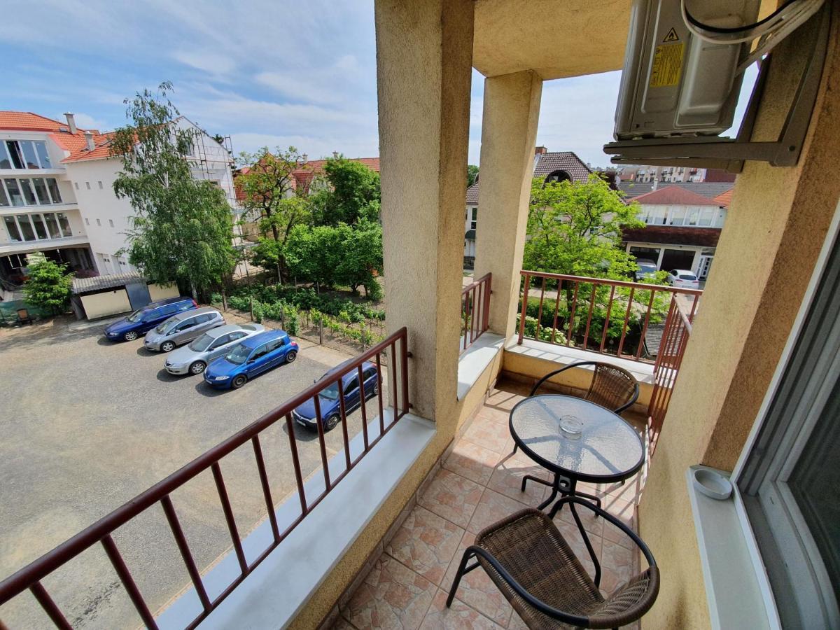 Hajdúszoboszló Fischer Apartman 3 מראה חיצוני תמונה